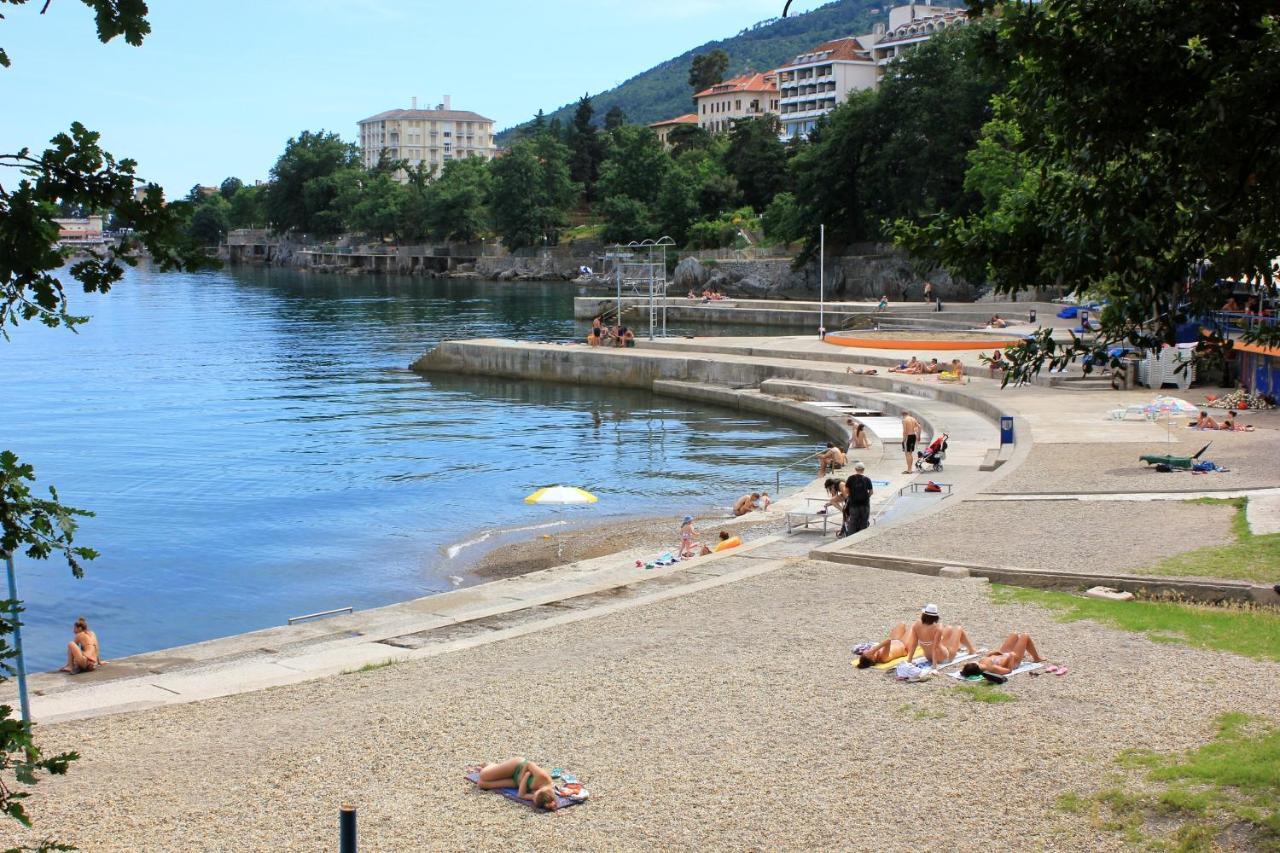 Family Friendly Apartments With A Swimming Pool Lovran, Opatija - 14178 Eksteriør bilde