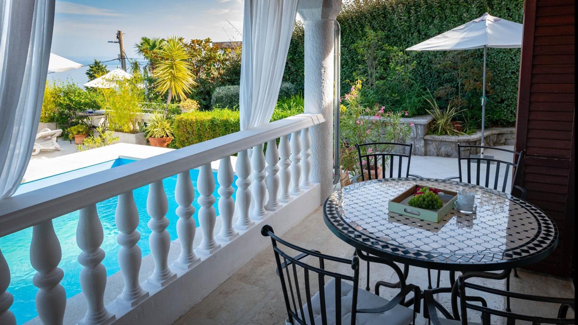 Family Friendly Apartments With A Swimming Pool Lovran, Opatija - 14178 Eksteriør bilde