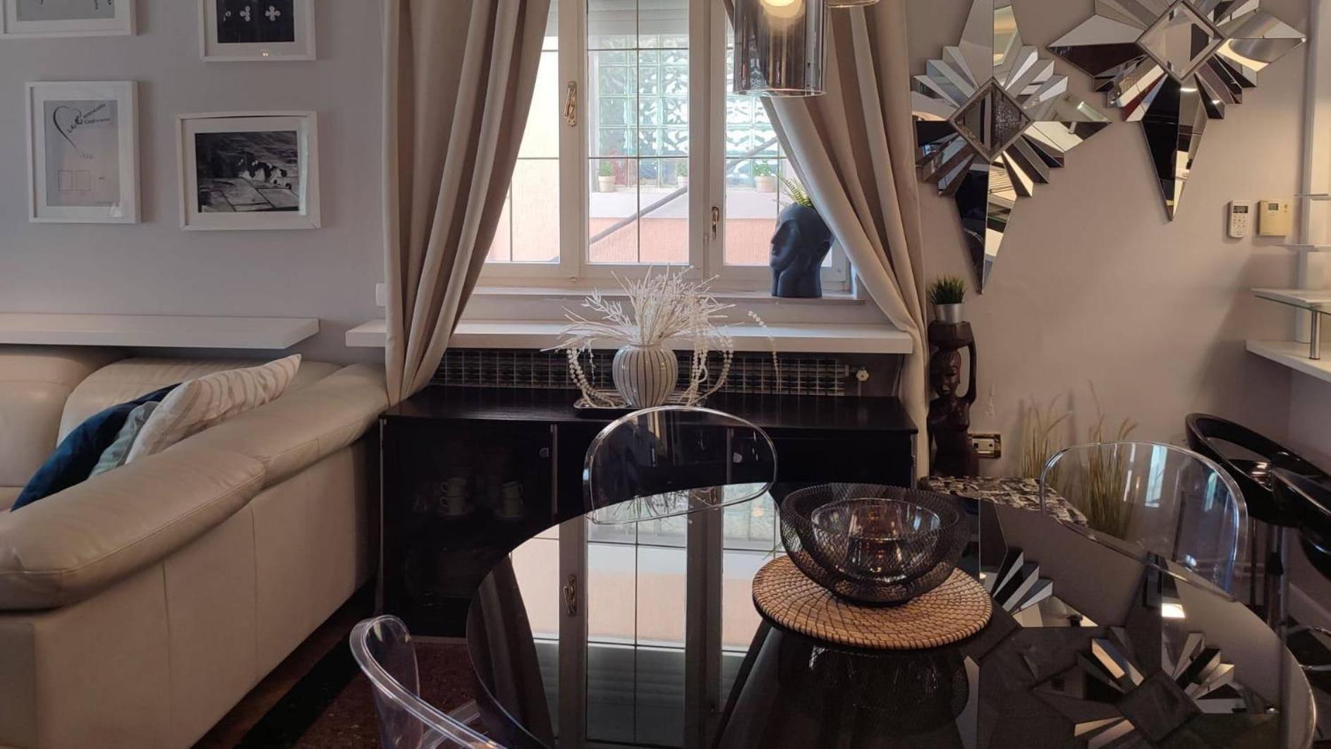Family Friendly Apartments With A Swimming Pool Lovran, Opatija - 14178 Rom bilde