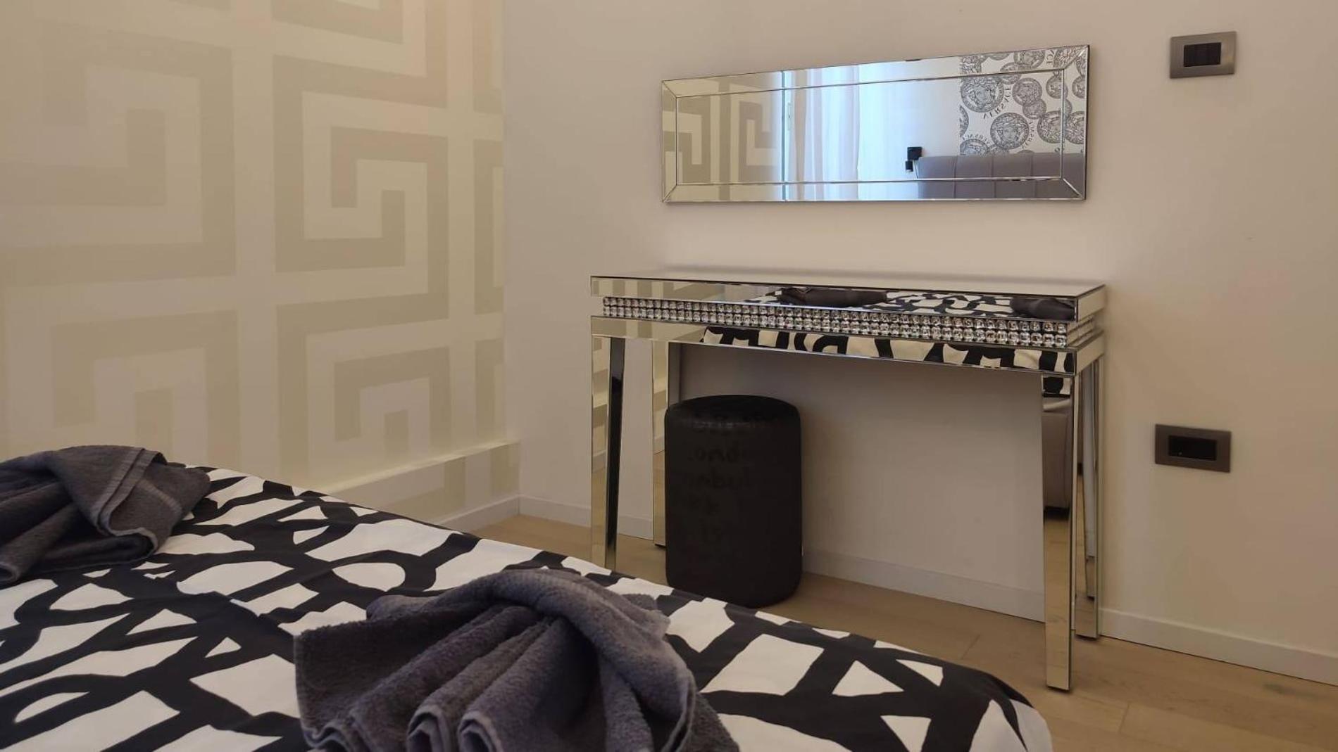 Family Friendly Apartments With A Swimming Pool Lovran, Opatija - 14178 Rom bilde